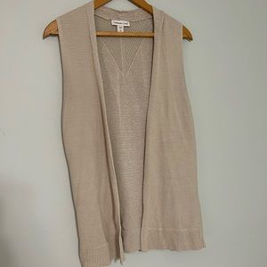 Sleeveless sweater